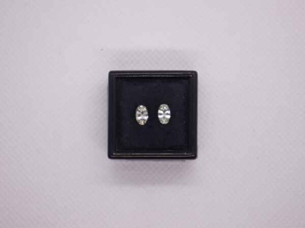 White sapphire Oval Size 6x4  Pcs 2 Cts 0.93 Quality Y/T