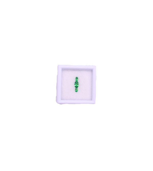 Tsavorite Oval Size 4x3/3x2 Pcs 1/2 Cts 0.16/0.15 I Quality No:700