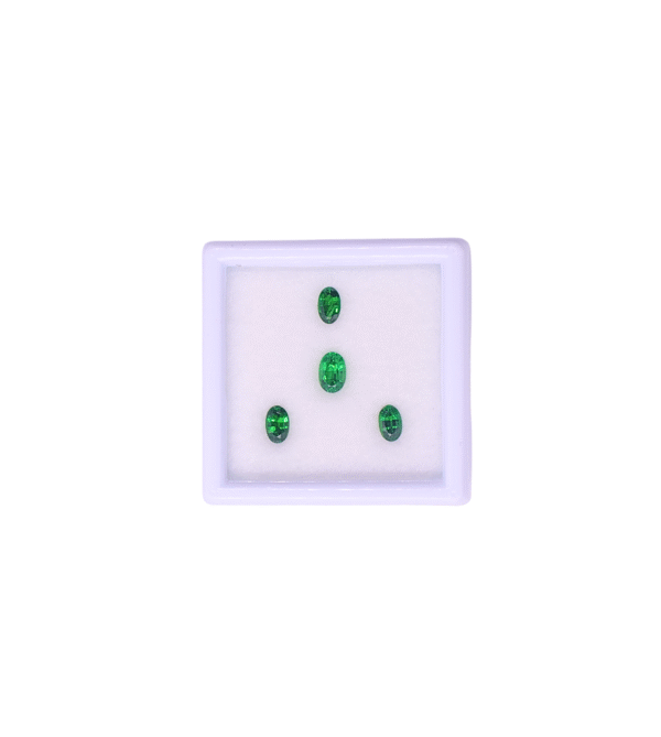 Tsavorite Oval Size 5.5X3.5,6X4 Pcs 4 Cts 1.58 Quality II